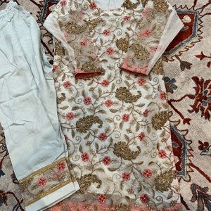 Like new used few hours women party dress medium size